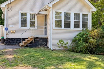 16 Winnipeg St 1