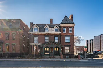 78 Maple St 1