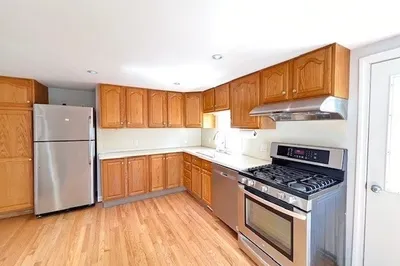 179 Adams St., St #2