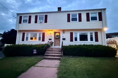 34-36 Rose Ave #36 1