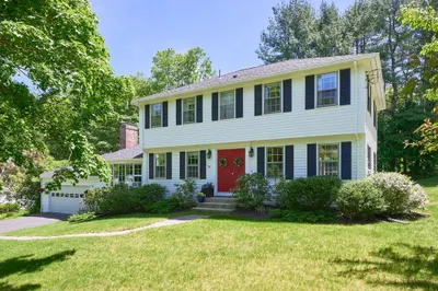 18 Townsend Dr 1