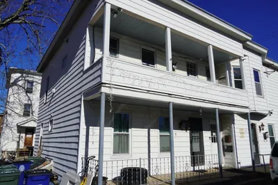 187 6th St 1