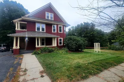 17 Colonial Road #1 1