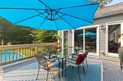9 Eleanore Strasse Rd