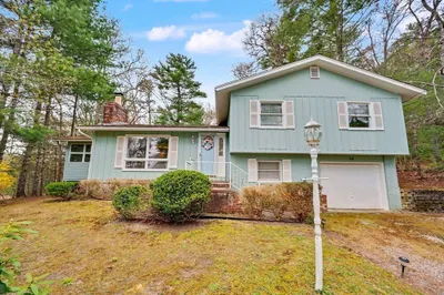 14 Lakewood Dr