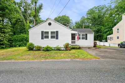 83 Lakeshore Dr 1