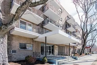 121 Tremont #221