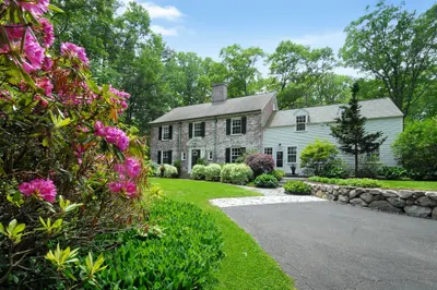 96 Lexington Road 1