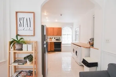 6 Perry Street #3