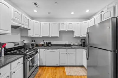 320 W Broadway #6
