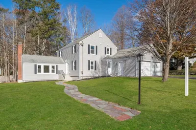 6 Puritan Ln