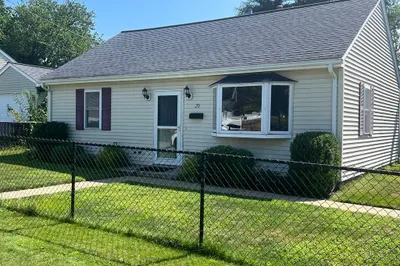 20 Hodges Ave 1