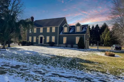 12 Olde Surrey Ln 1