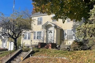 653 Lowell St 1