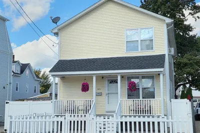 463 Potters Ave 1