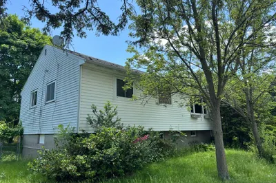 44 Carruth St