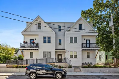 8 Oakhurst Street #4 1