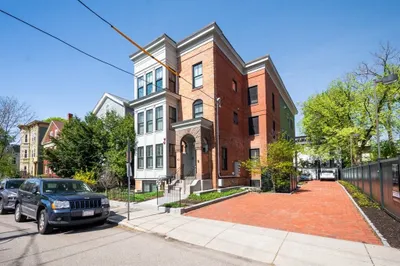 43 Essex St #1 1