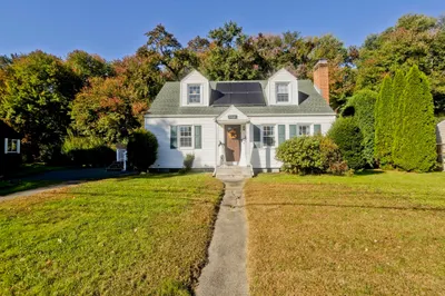 119 Florida Dr 1