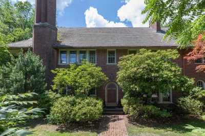 231 Waverley Ave 1