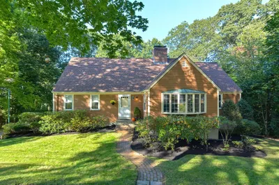 28 Checkerberry Ln
