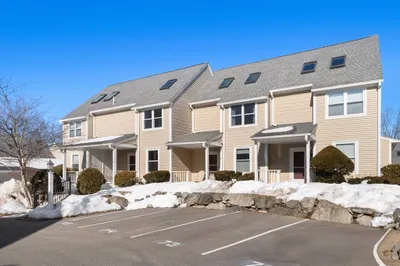74 Hammond Place #74 1