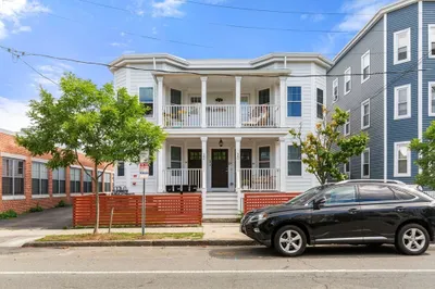 32 Cameron Avenue #32