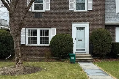 14 Town House Dr #14 1