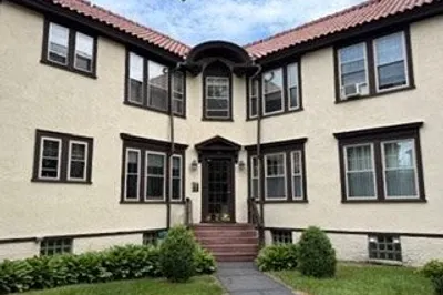 98 1/2 Main StrEEt #E 1