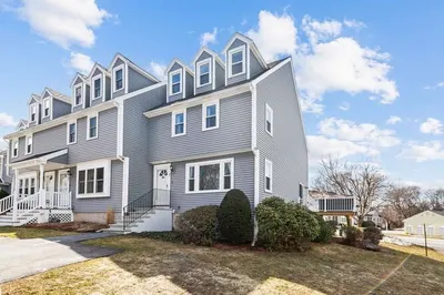 81 Merrimack Meadows Lane #81 1