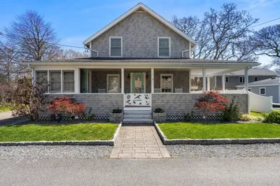 7 Hawthorne Ct