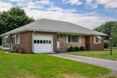 4 Fleury Ct 1