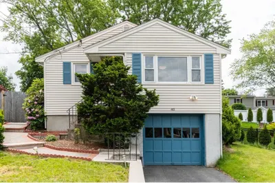 40 Tudor St 1