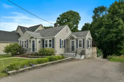 102 Border St 1