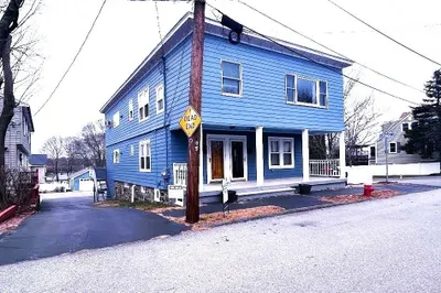 10-12 Fairview Ave 1