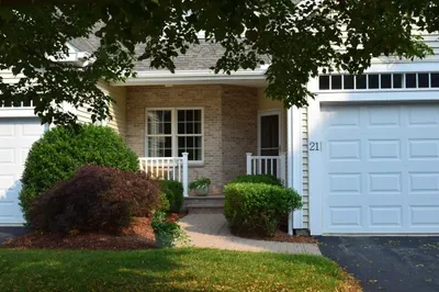 21 Raymond Court #21 1