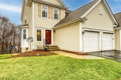 4 Daffodil Ct #4