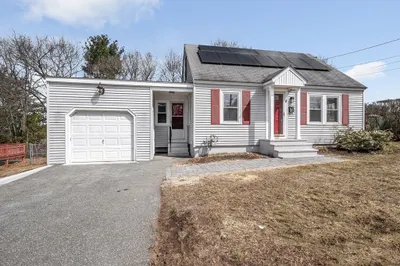 8 Mount Auburn St 1