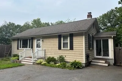 871 Main St