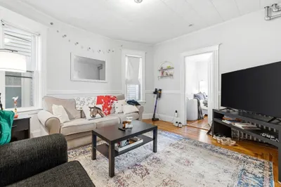 225 L St #1