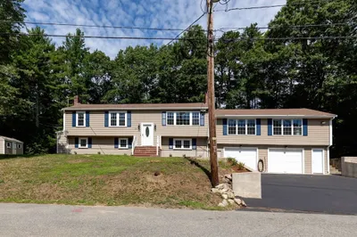 34 Surrey Dr 1