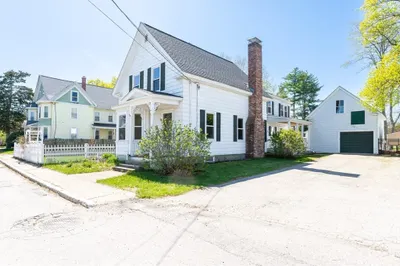 8 Laurel St