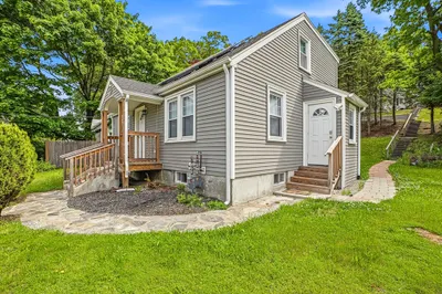 39 Pinehurst Ave 1