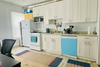 6 Reed Ct #1