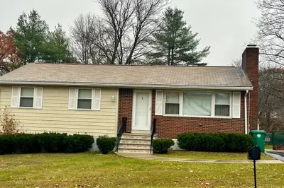 21 Spring Valley Rd