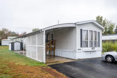 556 Central Street #39 1
