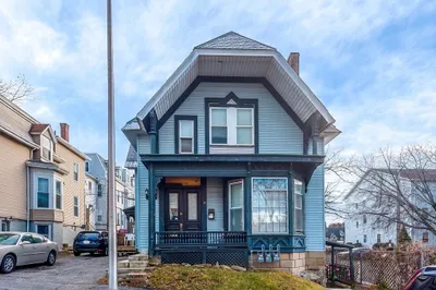 17 Bowdoin St 1