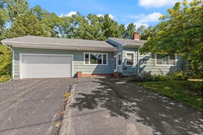 9 Woodcock Ave