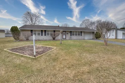 56 Burnside Dr 1