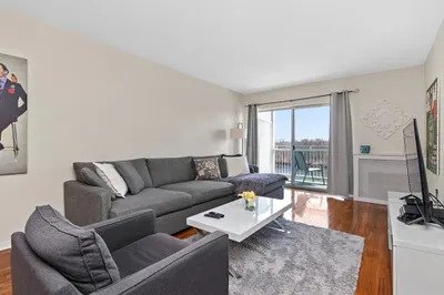 227 Coolidge Ave #209